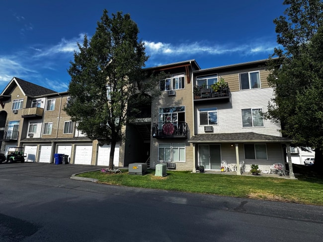 property at 22855 E Country Vista Dr