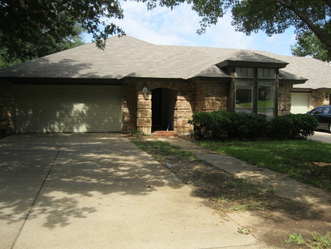 2020 N St Andrews Ct