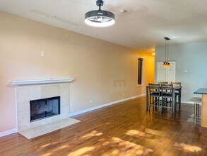 1300 W Grenshaw St in Chicago, IL - Building Photo - Building Photo