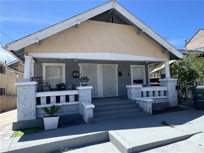 1157 W 2nd St in San Pedro, CA - Foto de edificio - Building Photo