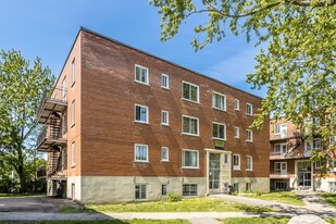 1580-1600 Décarie Rue Apartments