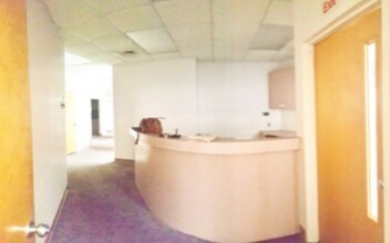 71-06 Fresh Pond Rd in Ridgewood, NY - Foto de edificio - Interior Photo