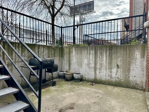 2423 W Harrison St in Chicago, IL - Building Photo - Building Photo