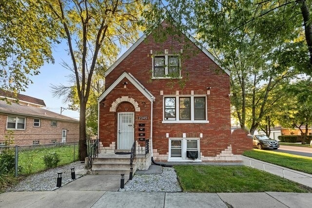 property at 2345 Ridgeland Ave