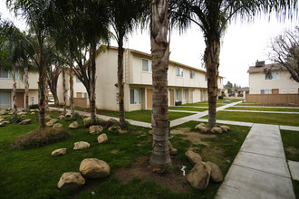 O Street Apartments in Bakersfield, CA - Building Photo - Building Photo