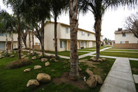 O Street Apartments in Bakersfield, CA - Foto de edificio - Building Photo