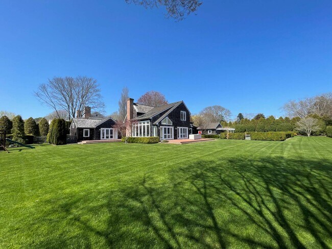 property at 176 Sayre's Path