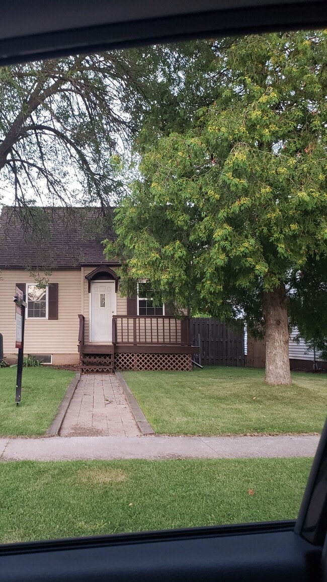 property at 1537 S 37th St