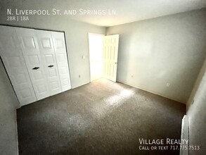 230 Elizabeth Ln-Unit -#4 in Manchester, PA - Foto de edificio - Building Photo