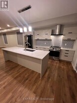 1371 Maxime St in Ottawa, ON - Building Photo