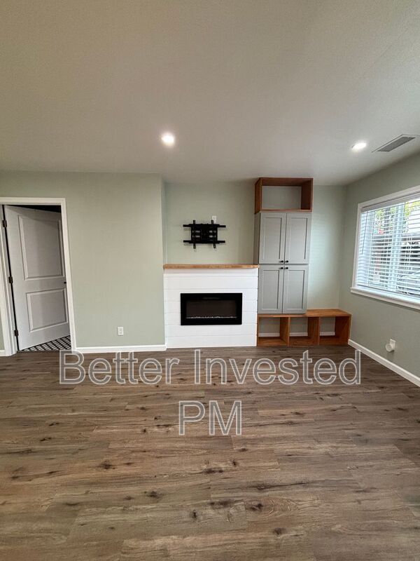 401 W Sierra Ave in Cotati, CA - Building Photo - Building Photo