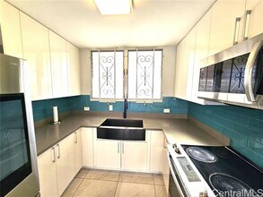 1052 Ala Nanu St in Honolulu, HI - Building Photo - Building Photo