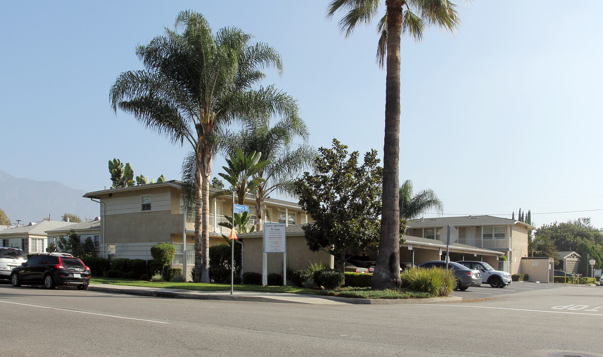 Luxury Apartments in Pasadena, CA - Building Photo