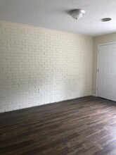 39503 LA-74 in Gonzales, LA - Building Photo - Building Photo
