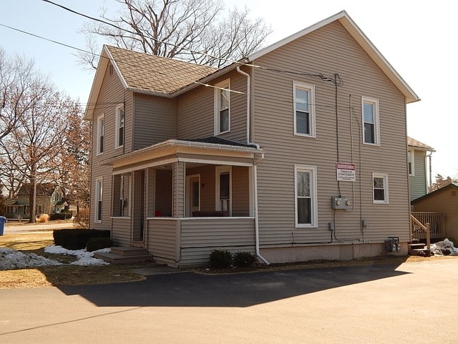 West Hill Apartments in Fredonia, NY - Building Photo - Building Photo