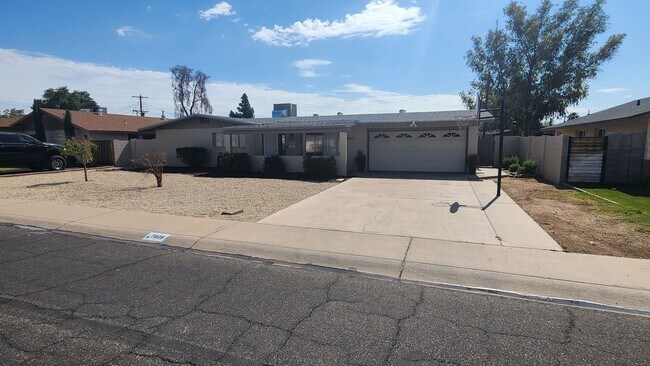 7809 N 32nd Dr in Phoenix, AZ - Building Photo - Building Photo