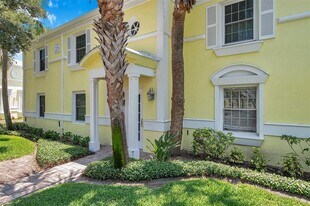 5260 Coquina Key Dr SE in St. Petersburg, FL - Building Photo