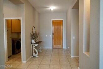 571 W Locust Dr. in Chandler, AZ - Building Photo - Building Photo