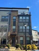 2527 Emerald Branch Dr in Hyattsville, MD - Building Photo