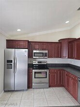 741 Alamo St E in Lehigh Acres, FL - Foto de edificio - Building Photo