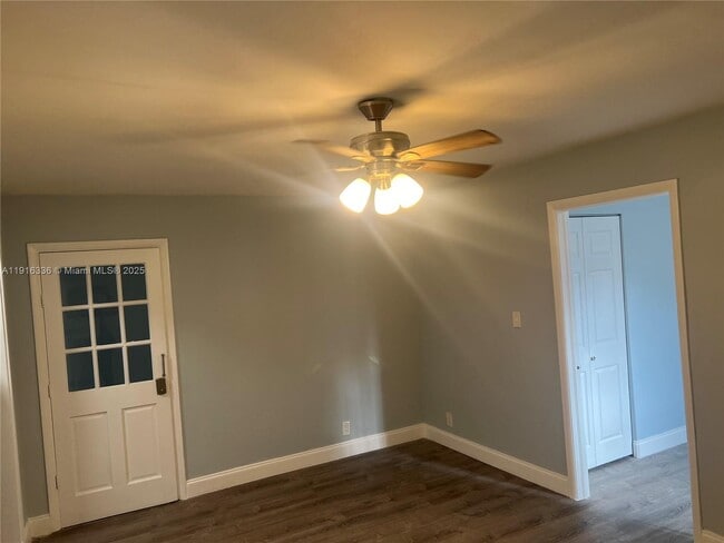 2118 N 19th Ave in Hollywood, FL - Foto de edificio - Building Photo