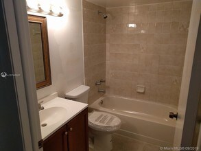 11800 SW 18th St-Unit -402-4 in Miami, FL - Building Photo - Building Photo