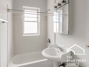 3527.5 N Broadway, Unit 3E in Chicago, IL - Building Photo - Building Photo