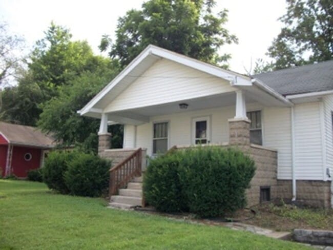 1427 N Kinser Pike in Bloomington, IN - Building Photo - Building Photo