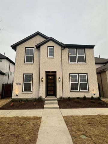 7023 Lathrop Ln in Frisco, TX - Foto de edificio