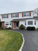 6 Gaines Dr in Farmingville, NY - Building Photo