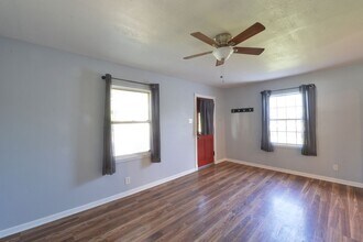 1936 Bryant Ave in St. Louis, MO - Building Photo - Building Photo