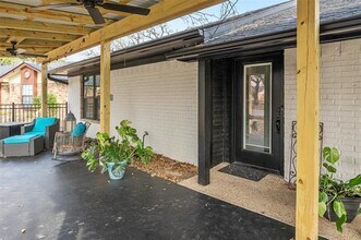713 Southoak Dr in Athens, TX - Foto de edificio - Building Photo
