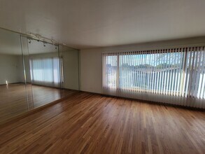 9225 S Cregier Ave in Chicago, IL - Building Photo - Building Photo