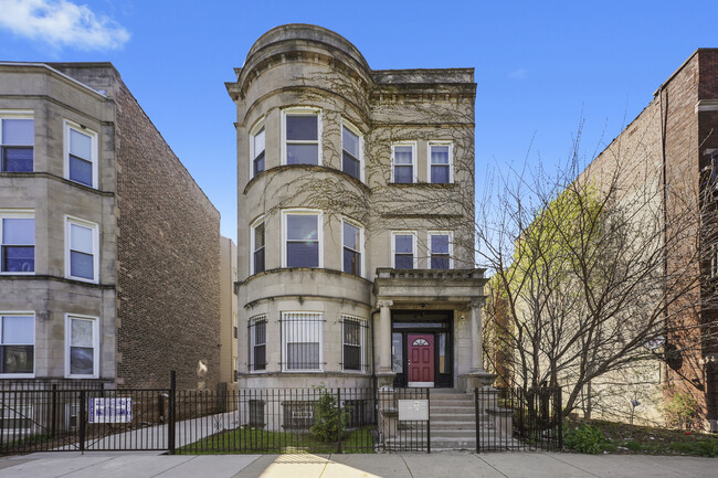 property at 6014 S Prairie Ave