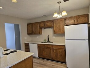 4803 E Indian Trail in Louisville, KY - Building Photo - Building Photo