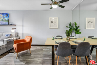 751 N Los Felices Rd in Palm Springs, CA - Building Photo - Building Photo