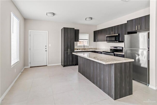 10 Alta Vista Dr in Weslaco, TX - Building Photo - Building Photo