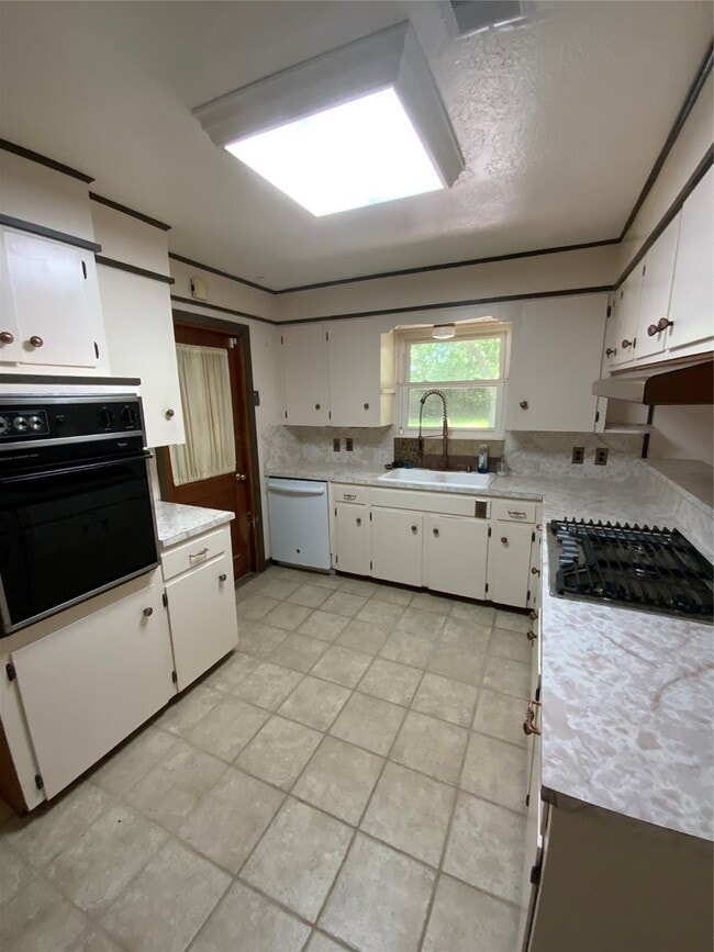 property at 405 Azalea Dr