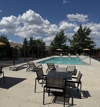 Boulder Creek Apartments in Sparks, NV - Foto de edificio - Building Photo