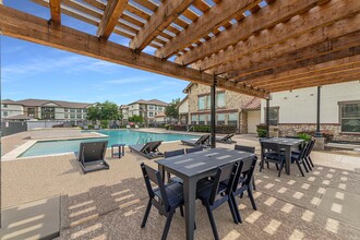 The Portofino 55+ Apartments in Pasadena, TX - Building Photo - Building Photo