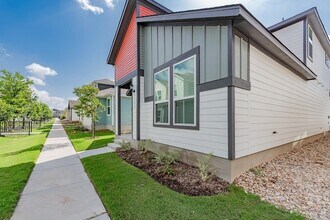 5302 Mulberry Grove Ln in Austin, TX - Foto de edificio - Building Photo