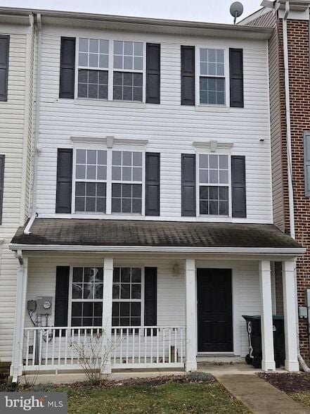 612 Pendleton Ln in Strasburg, VA - Foto de edificio - Building Photo