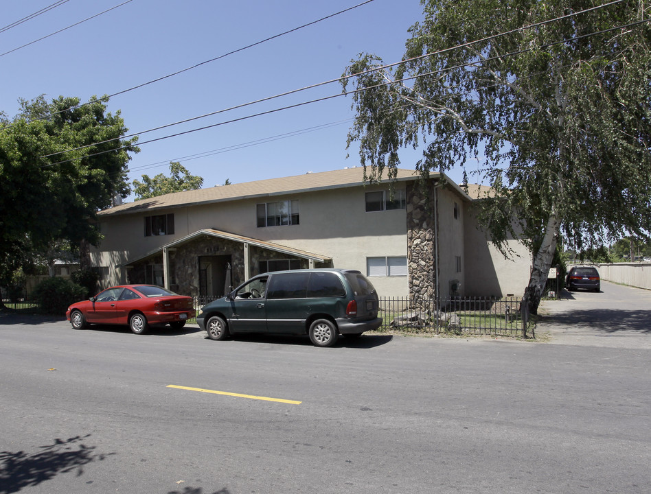 2112 Evergreen Ave in West Sacramento, CA - Building Photo