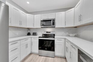 320 SE 4th Ave in Delray Beach, FL - Building Photo