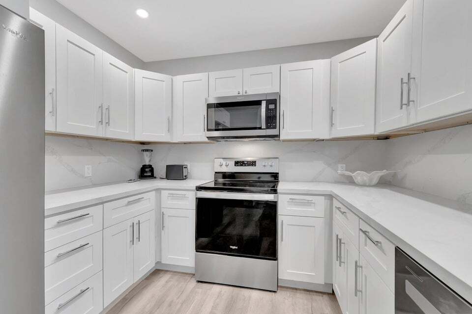 320 SE 4th Ave in Delray Beach, FL - Building Photo