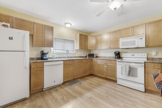435 Lauer Rd, Unit B in Poughkeepsie, NY - Building Photo - Building Photo