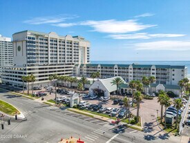 2700 N Atlantic Ave in Daytona Beach, FL - Building Photo