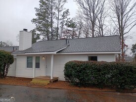 10 Oak Mt Dr in Newnan, GA - Building Photo