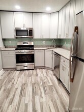 219 Kempsey Dr in North Brunswick, NJ - Foto de edificio - Building Photo