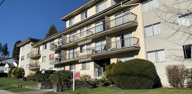 Parkside Apartments in New Westminster, BC - Building Photo - Primary Photo